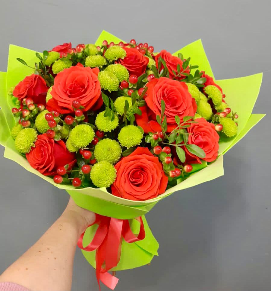 Букет цветов из: Хризантемы и Розы в Шали