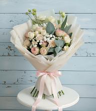 Букет цветов из:  Розы и Лизиантусы в Шали