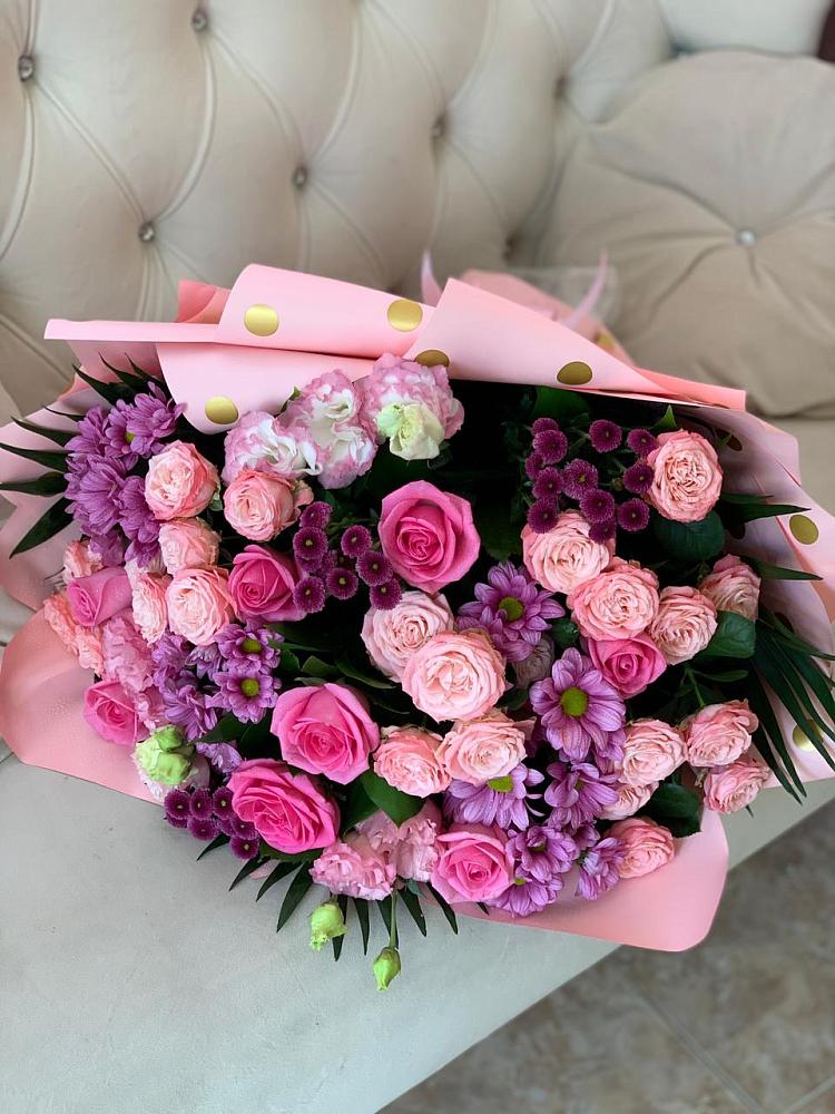 Букет цветов из: Хризантемы, Розы и Лизиантусы в Шали