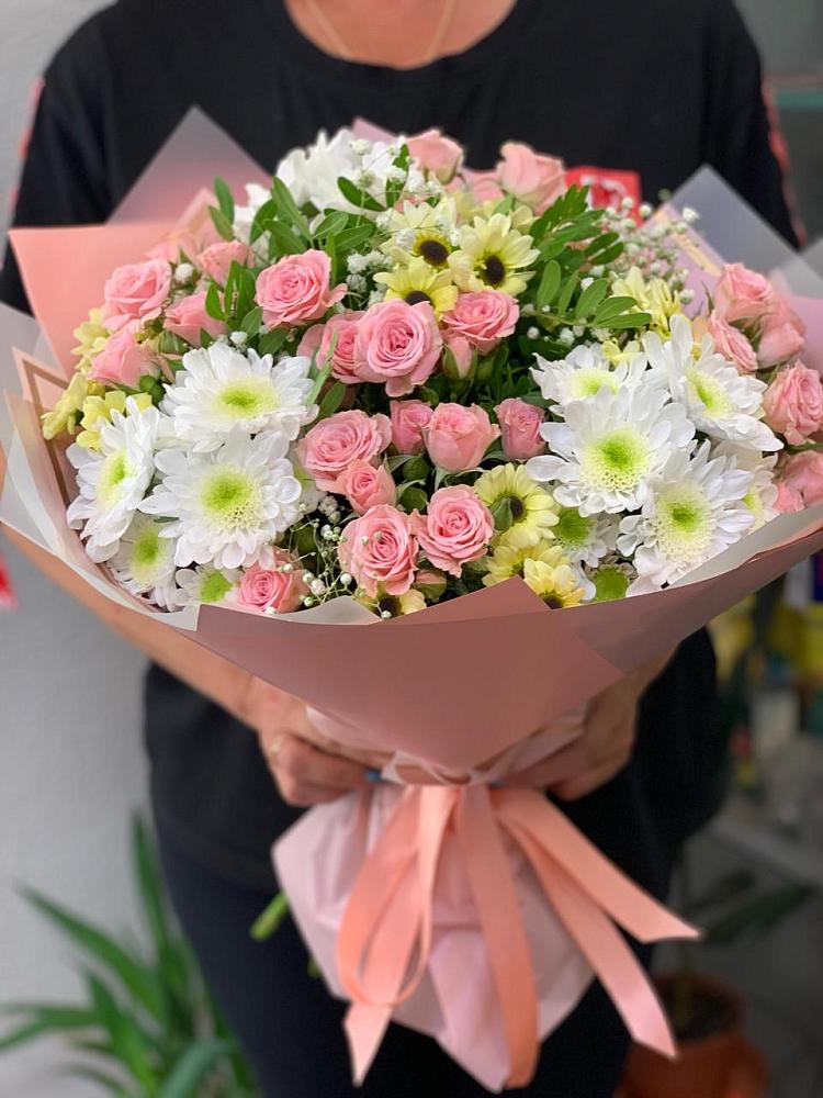 Букет цветов из: Розы и Хризантемы в Шали