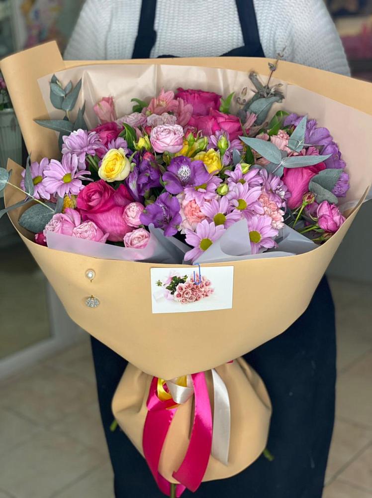 Букет цветов из: Хризантемы, Гвоздики и Альстромерии в Шали