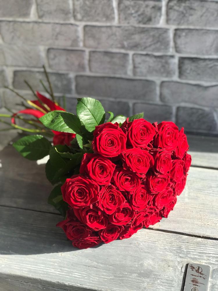 Букет Красные розы Фридом в Шали