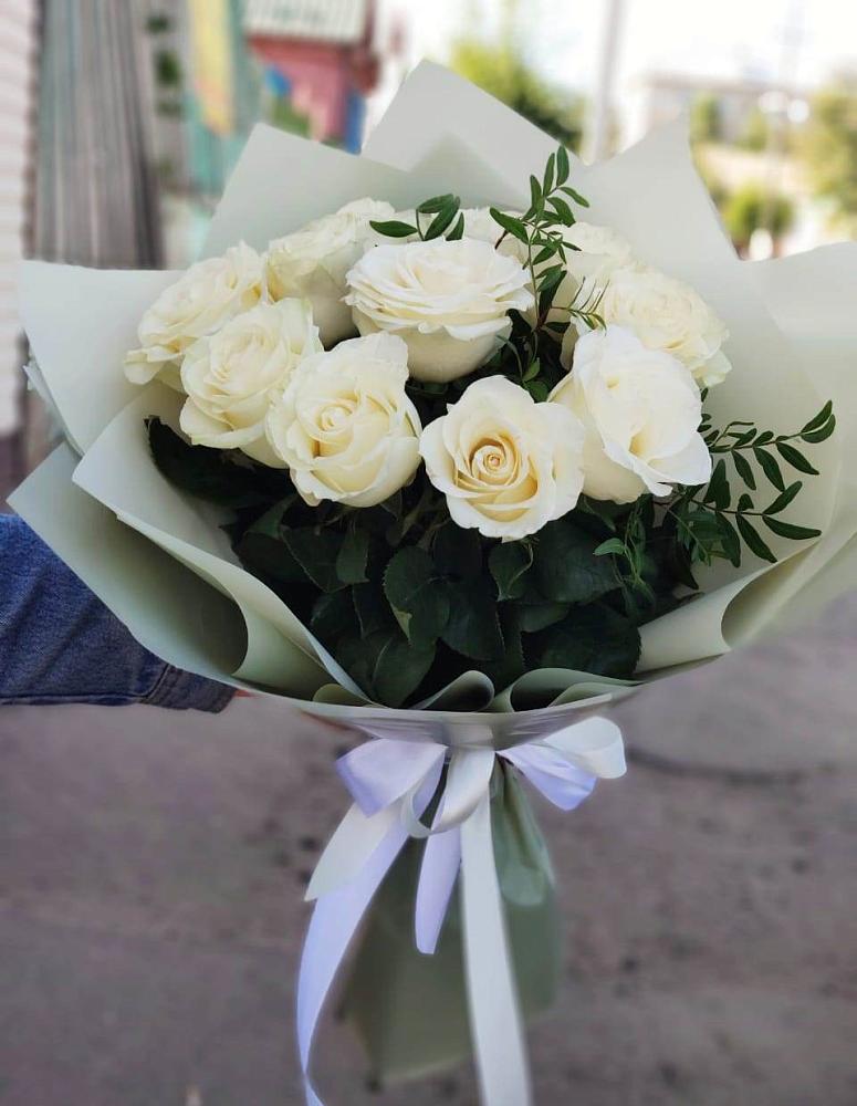 Букет Белые розы Проуд в Шали