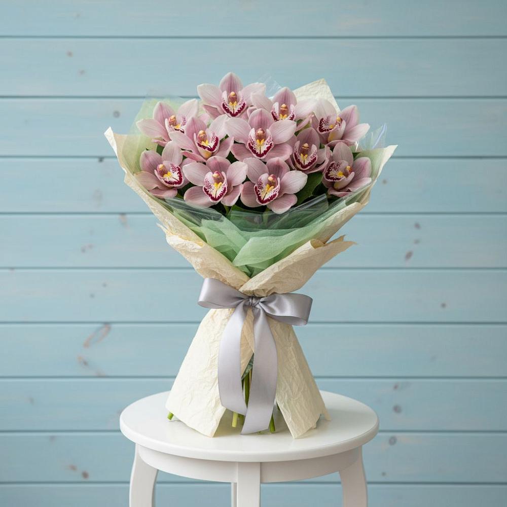 Букет цветов из: Орхидеи и Розы в Шали