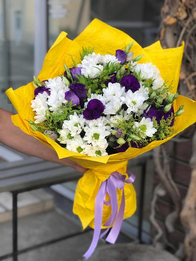 Букет цветов из: Ирисы, Хризантемы и Ромашки в Шали