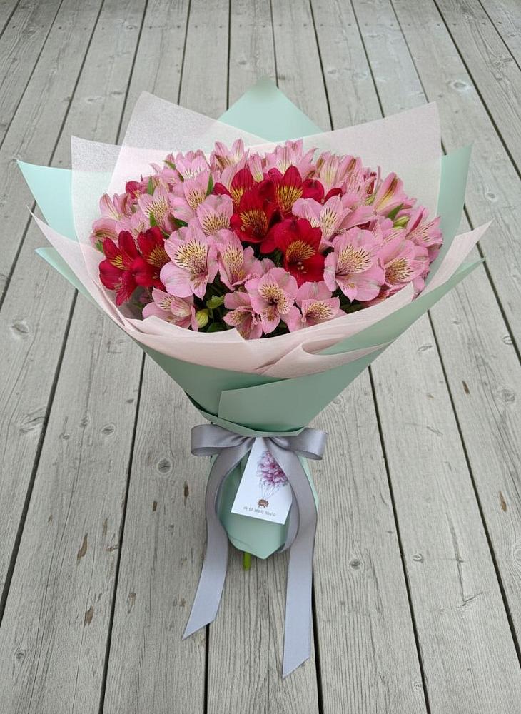 Букет цветов из: Альстромерии в Шали