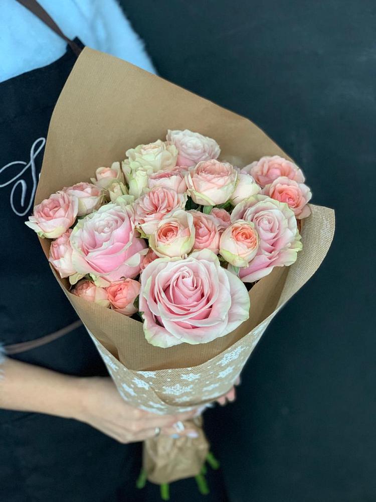 Букет цветов из: Хризантемы и Розы в Шали