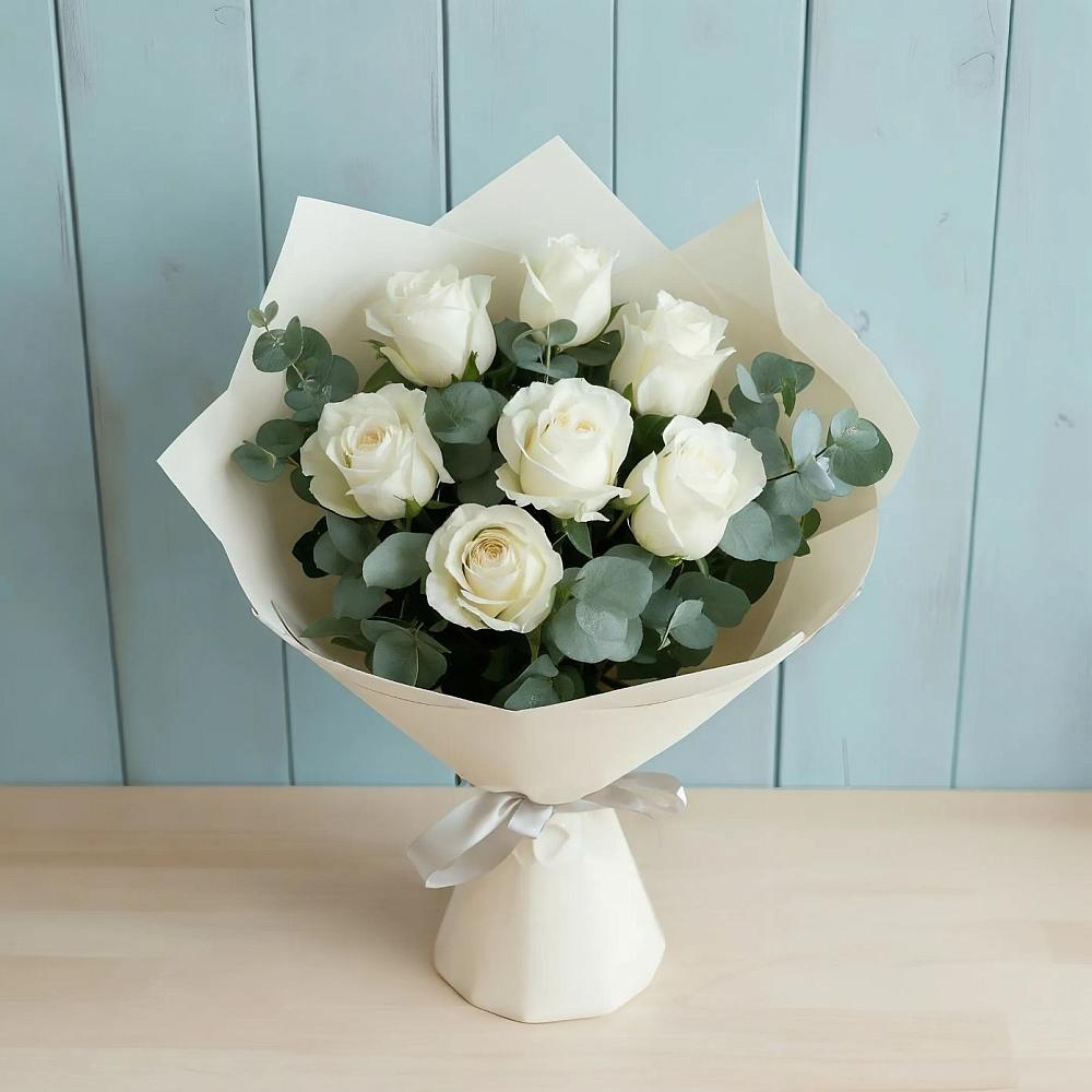Букет Белые розы в Эвкалипте в Шали