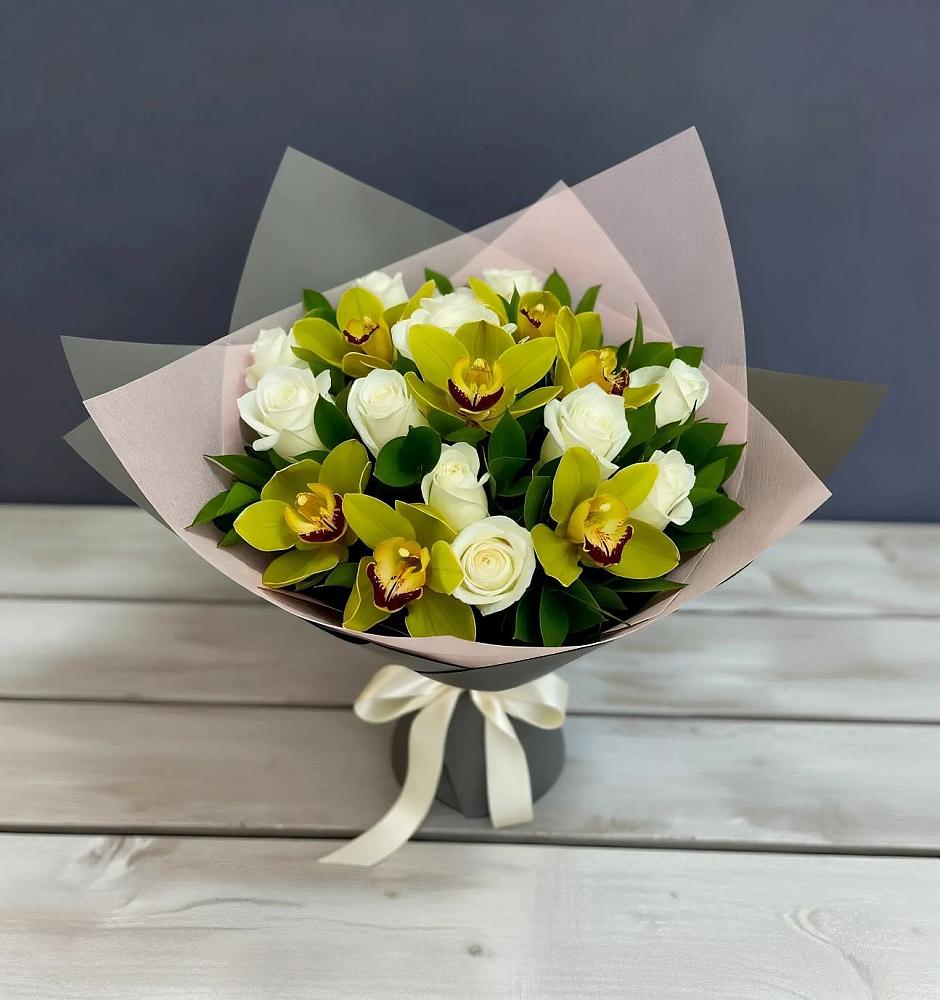 Букет цветов из: Орхидеи и Розы в Шали