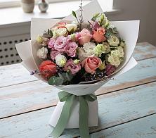 Букет цветов из:  Розы, Лизиантусы и Гвоздики в Шали