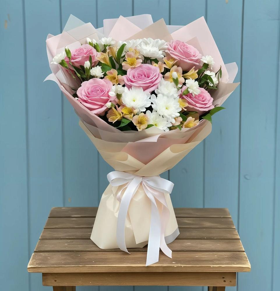 Букет цветов из: Гвоздики, Орхидеи и Розы в Шали