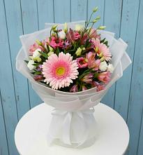 Букет цветов из:  Герберы, Альстромерии и Лизиантусы в Шали