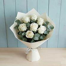 Букет Белые розы в Эвкалипте в Шали