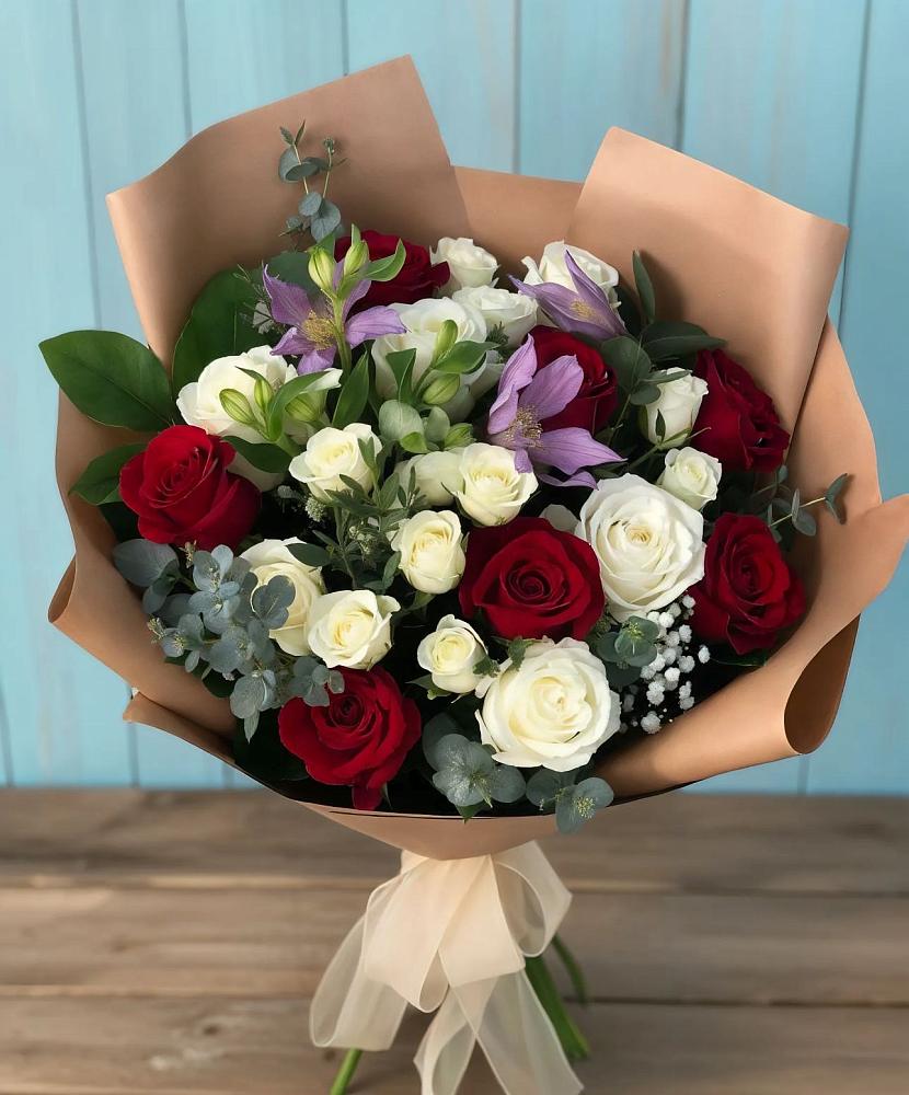 Букет цветов из: Розы и Альстромерии в Шали