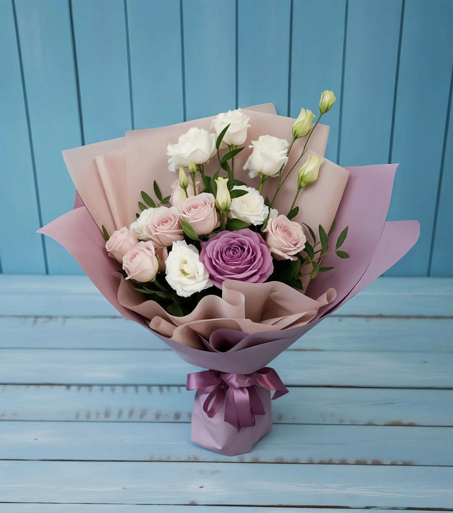 Букет цветов из: Розы и Лизиантусы в Шали